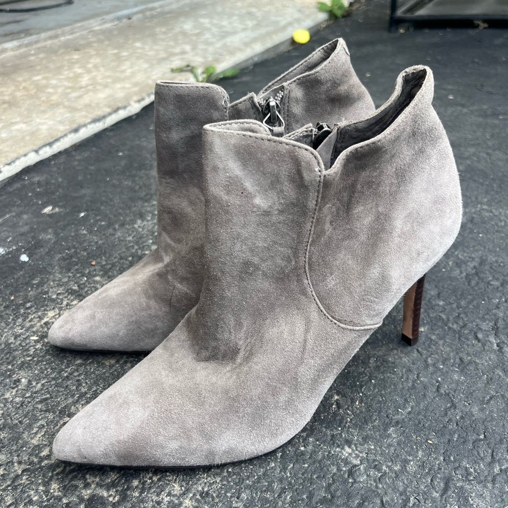 Johnston and Murphy Elegant Gray Suede Ankle Boots